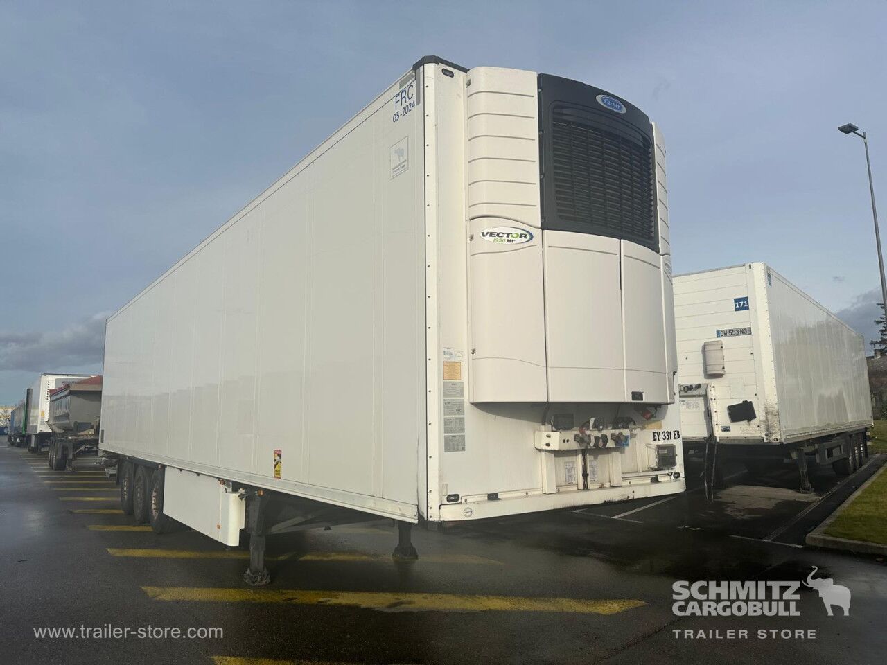 SCHMITZ Reefer Multitemp Double deck Taillift - Изотермический полуприцеп: фото 1 SCHMITZ Reefer Multitemp Double deck Taillift - Изотермический полуприцеп: фото 1