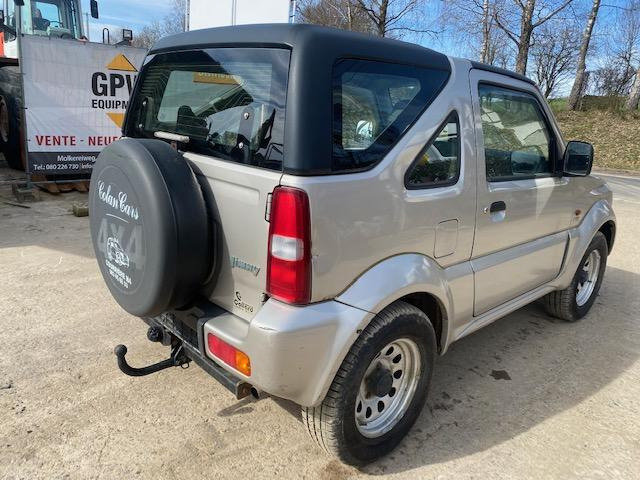 Suzuki Jimny - Легковой автомобиль: фото 3 Suzuki Jimny - Легковой автомобиль: фото 3