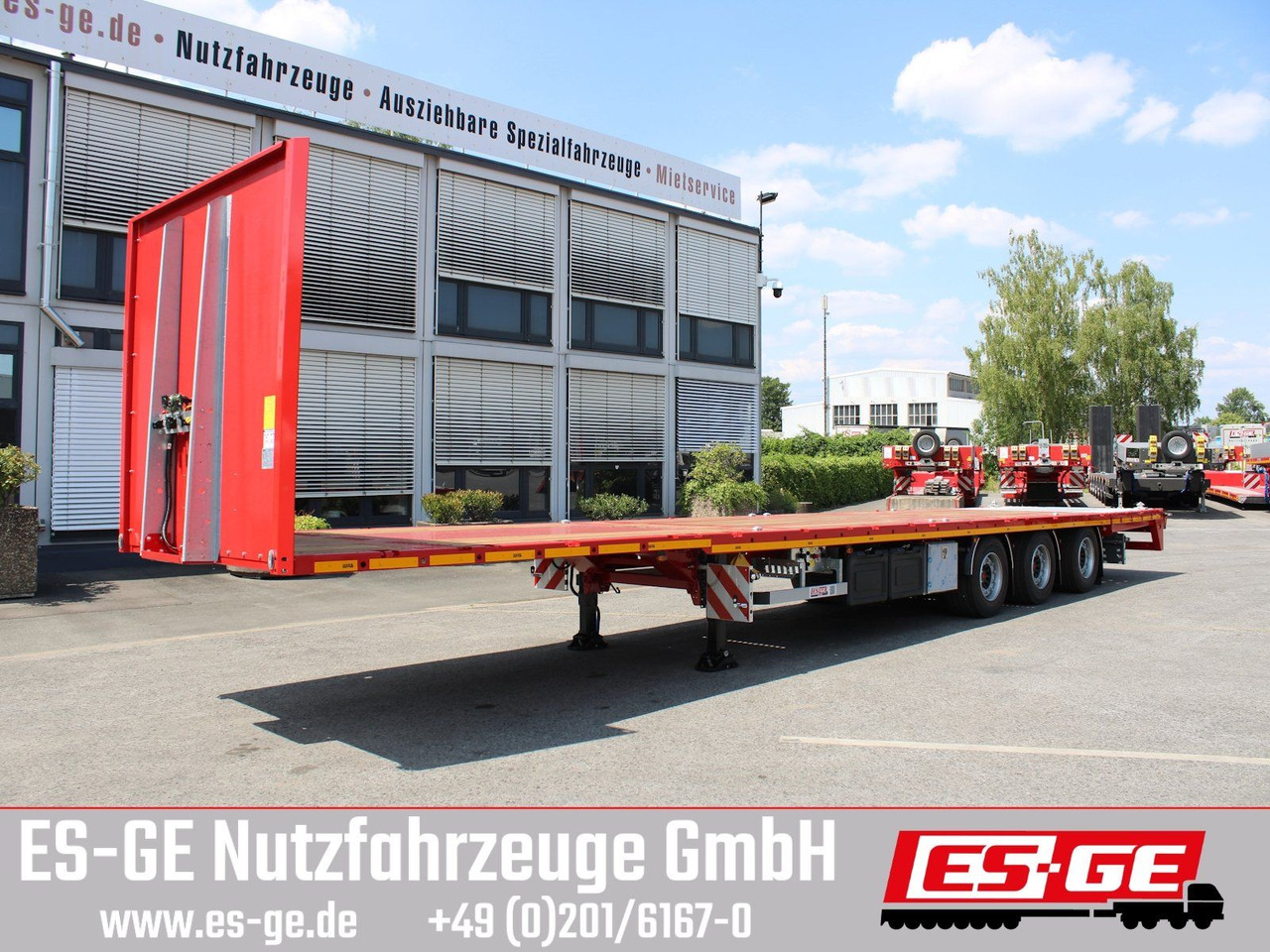 ES-GE 3-Achs Megatrailer, hydr. Heckabsenkung - Полуприцеп бортовой/ Платформа: фото 4 ES-GE 3-Achs Megatrailer, hydr. Heckabsenkung - Полуприцеп бортовой/ Платформа: фото 4