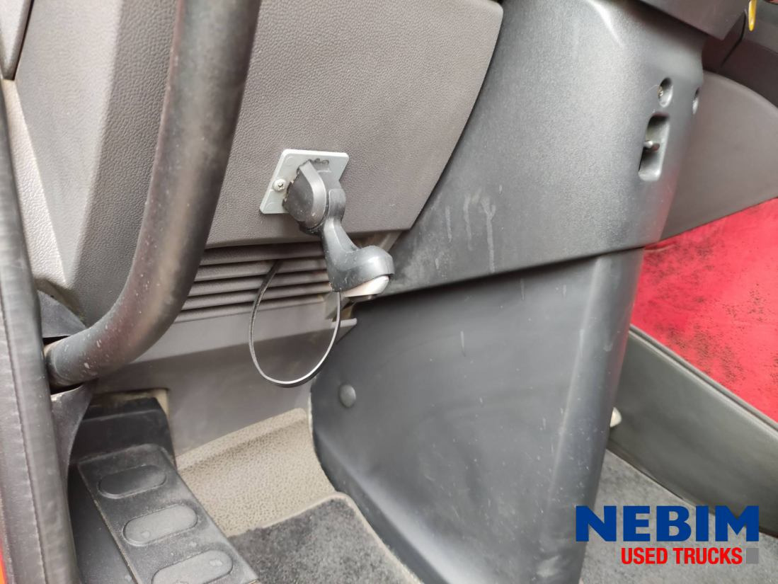 Тягач DAF CF 440 6x2 midlift - Space cab: фото 7 Тягач DAF CF 440 6x2 midlift - Space cab: фото 7