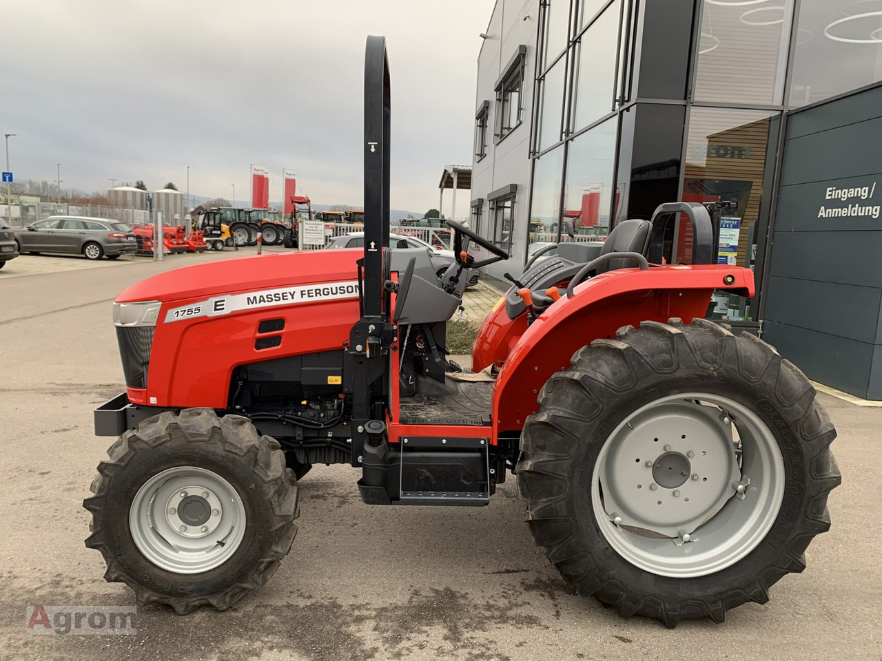 Massey Ferguson 1755 E - Трактор: фото 2 Massey Ferguson 1755 E - Трактор: фото 2