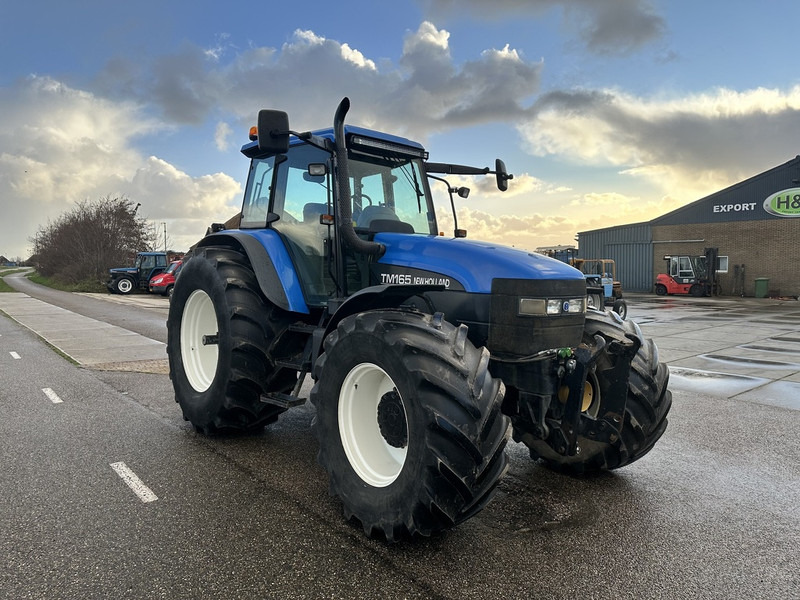 New Holland TM 165 - Трактор: фото 3 New Holland TM 165 - Трактор: фото 3