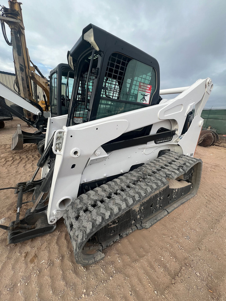 Bobcat T870 - Мини-погрузчик с бортовым поворотом: фото 3 Bobcat T870 - Мини-погрузчик с бортовым поворотом: фото 3