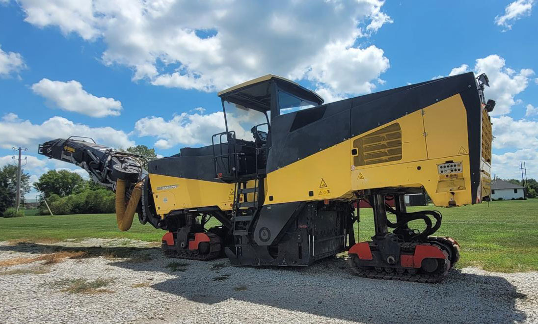 Bomag BM 2000/75 - Дорожная фреза: фото 1 Bomag BM 2000/75 - Дорожная фреза: фото 1