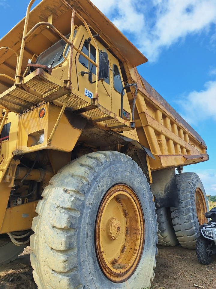 Caterpillar 777C - Внедорожный самосвал: фото 2 Caterpillar 777C - Внедорожный самосвал: фото 2