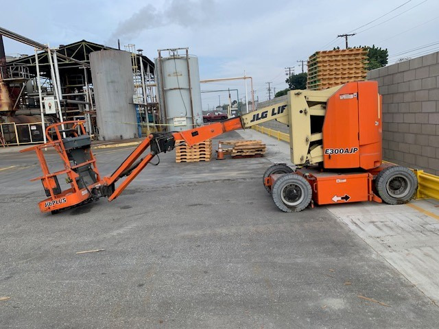 JLG E300AJP - Телескопический фронтальный погрузчик: фото 2 JLG E300AJP - Телескопический фронтальный погрузчик: фото 2