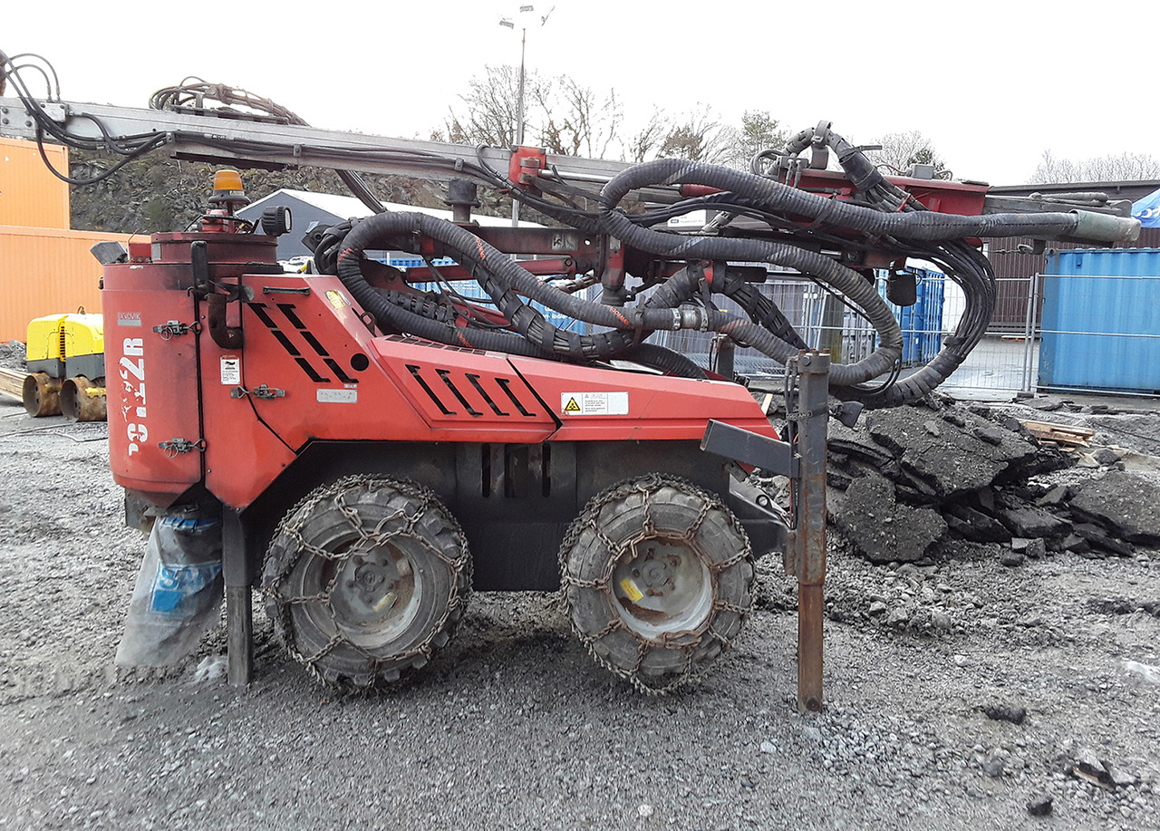 Буровая машина Sandvik Commando DC122 R: фото 1