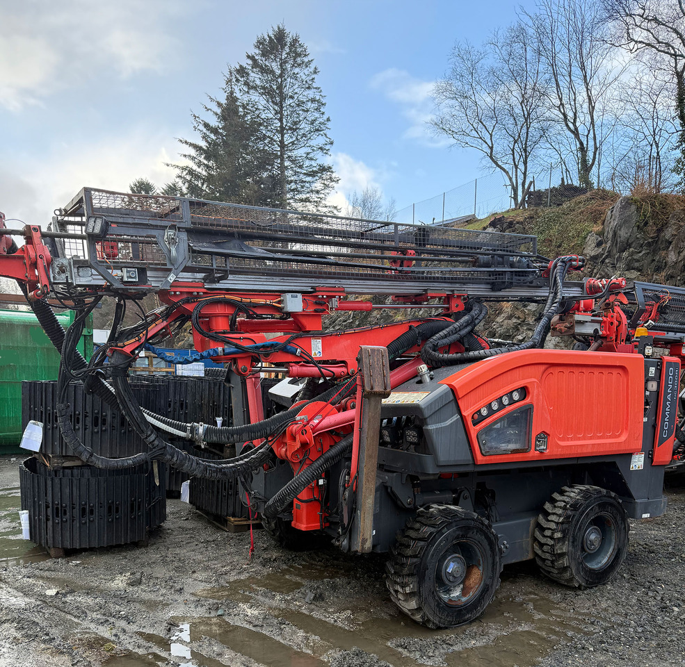 Sandvik Commando DC300Ri - Буровая машина: фото 2 Sandvik Commando DC300Ri - Буровая машина: фото 2