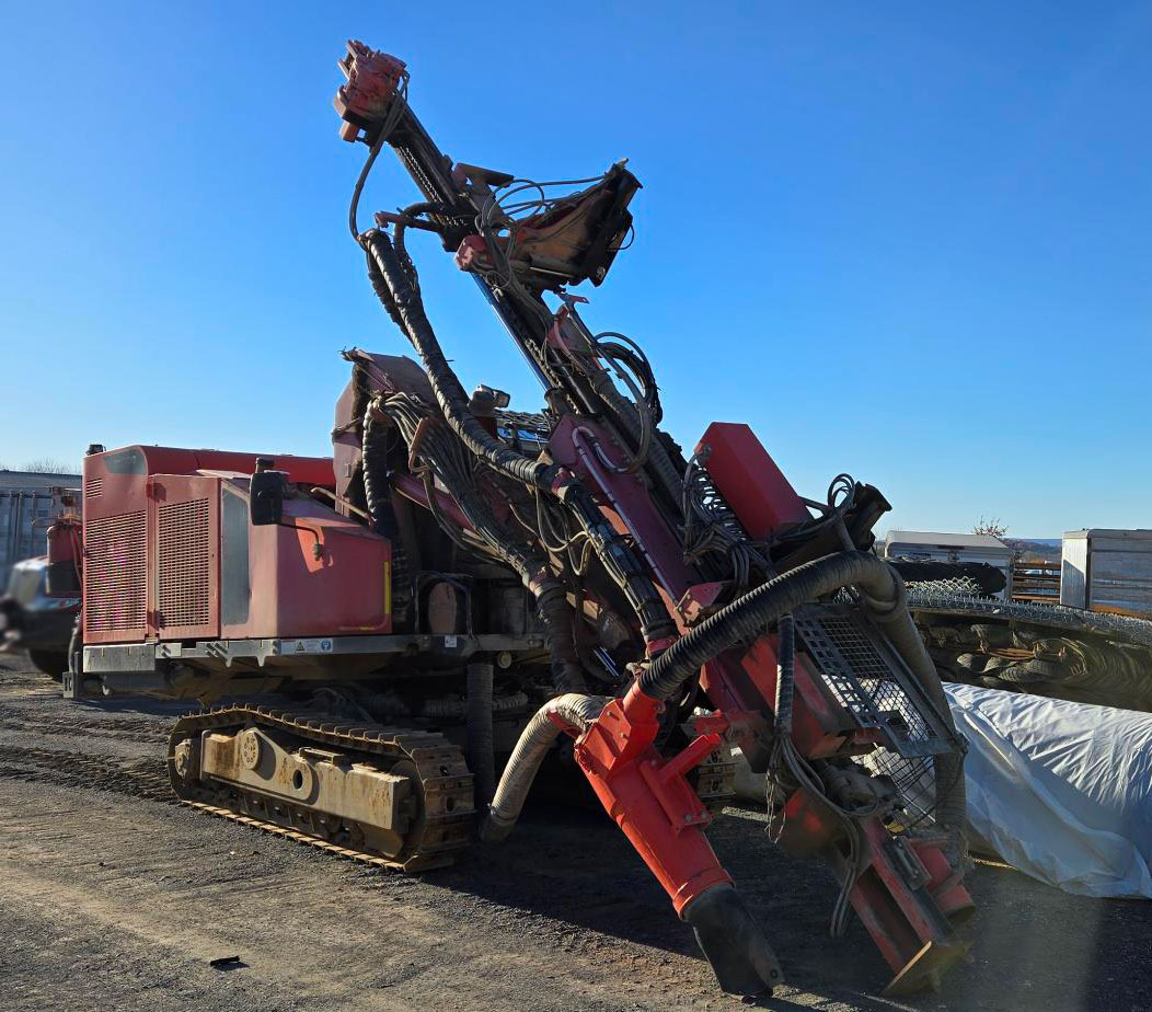 Sandvik DX800 - Буровая машина: фото 1 Sandvik DX800 - Буровая машина: фото 1