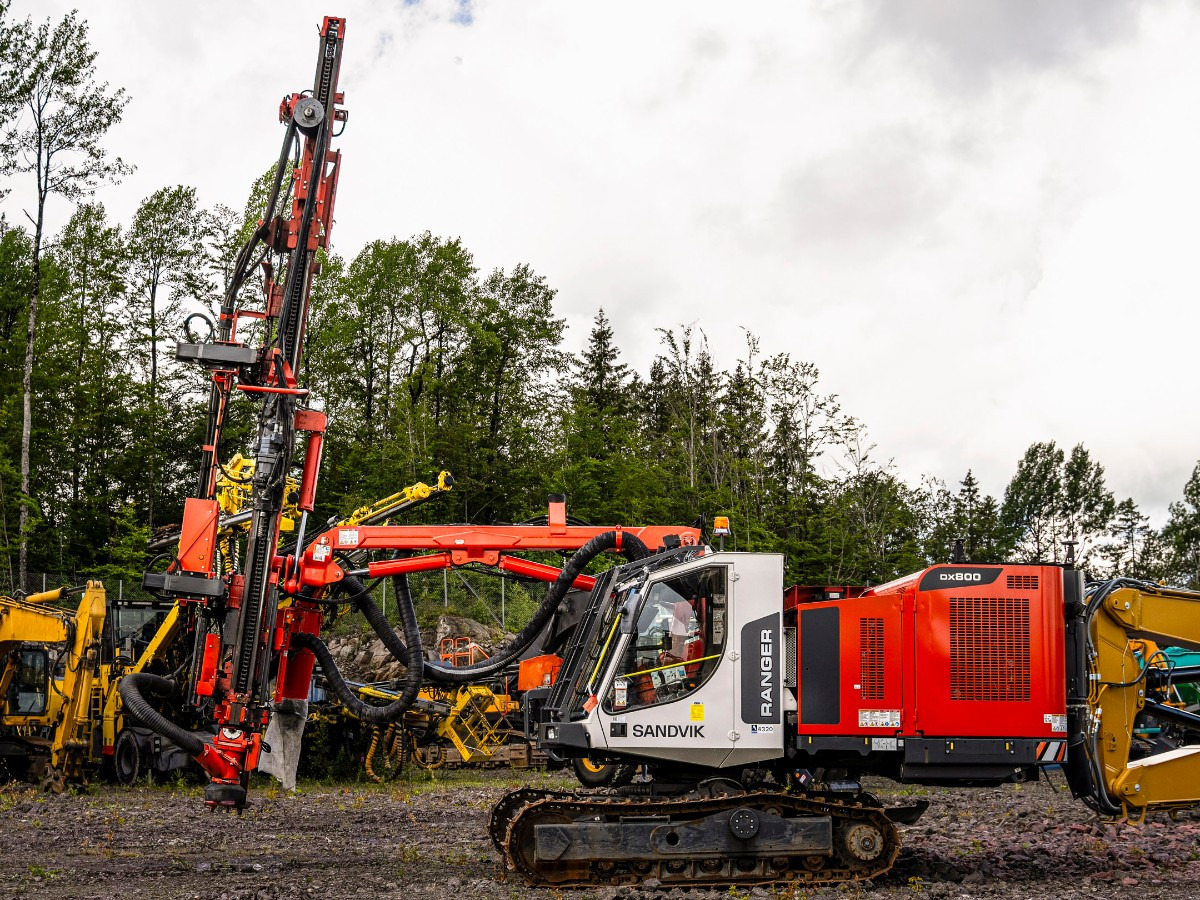 Sandvik DX800 - Буровая машина: фото 2 Sandvik DX800 - Буровая машина: фото 2