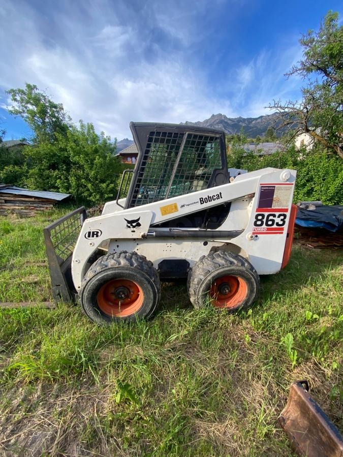 BOBCAT 863 863 - Мини-погрузчик с бортовым поворотом: фото 2 BOBCAT 863 863 - Мини-погрузчик с бортовым поворотом: фото 2