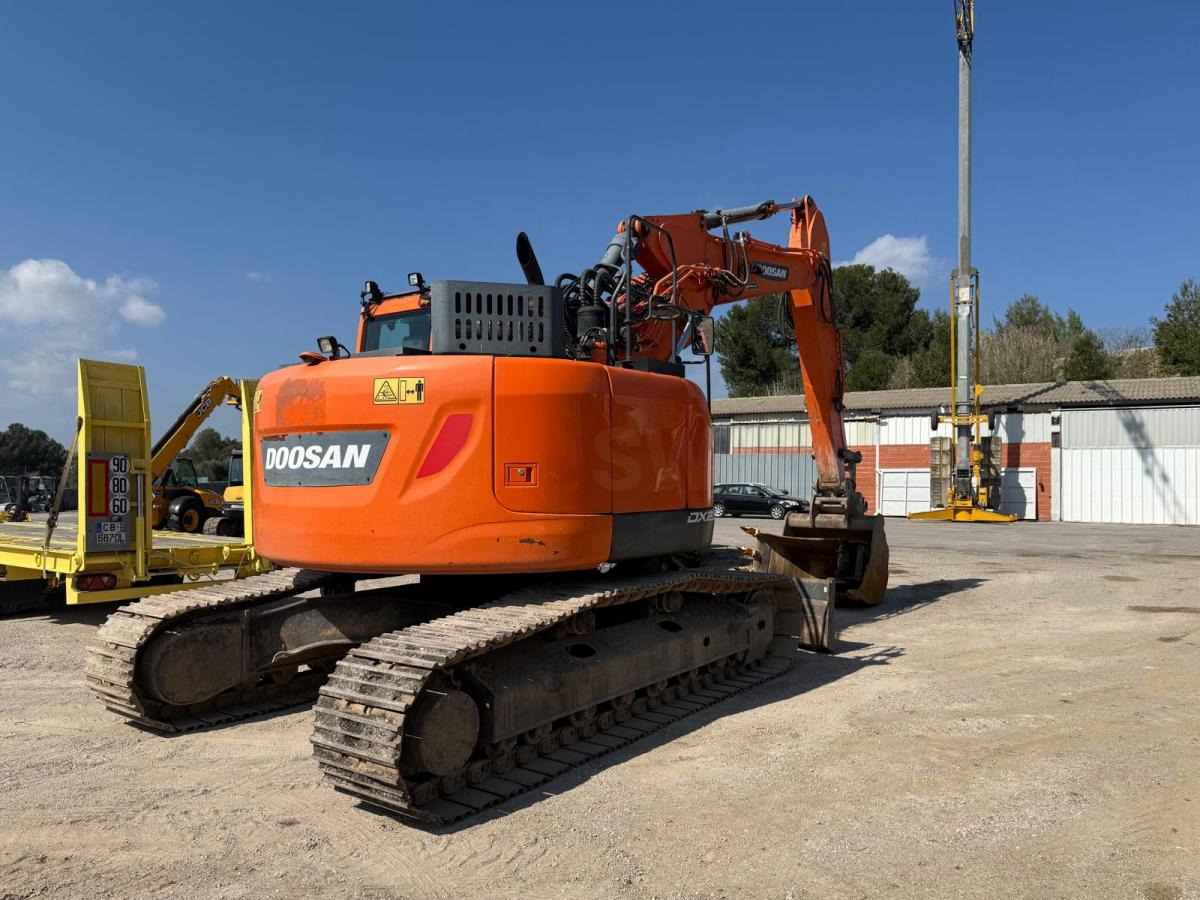 Doosan DX235LCR - Гусеничный экскаватор: фото 3 Doosan DX235LCR - Гусеничный экскаватор: фото 3