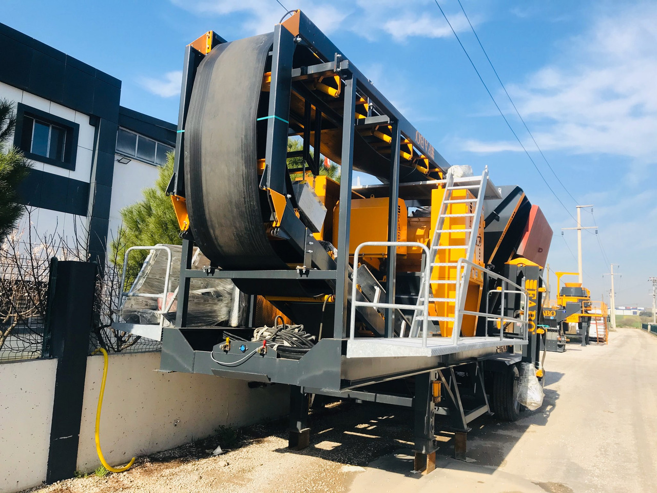 FABO Mobile crusher - Мобильная дробилка: фото 3 FABO Mobile crusher - Мобильная дробилка: фото 3
