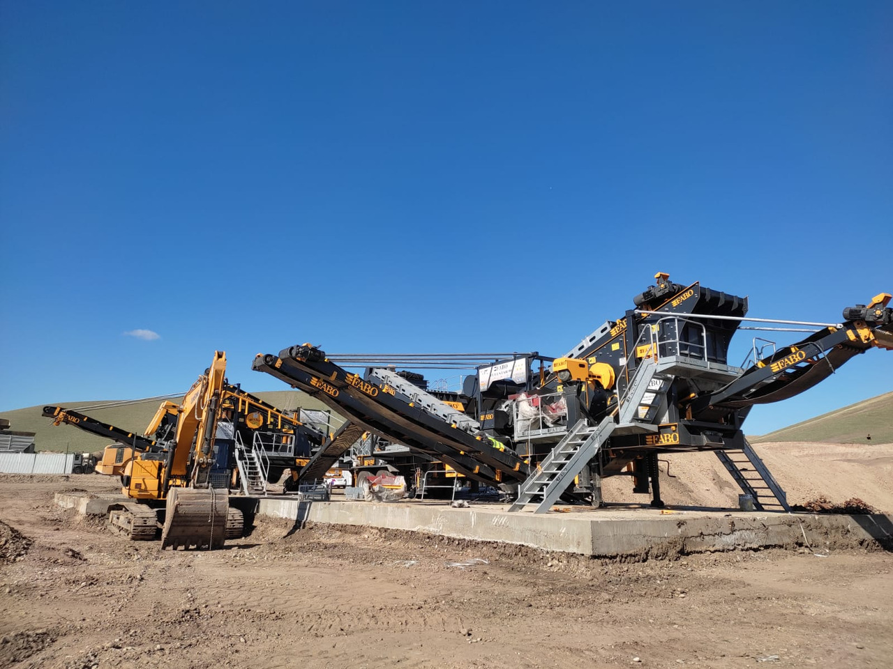 Новый Мобильная дробилка FABO Mobile crusher: фото 10