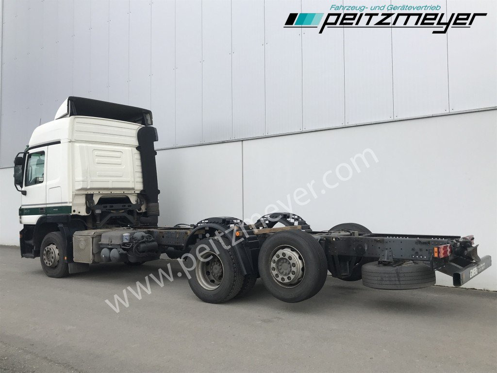 MERCEDES-BENZ Actros 2541 L Fahrgestell, 3 Pedale, MP2, Klima Blatt/Luft - Грузовик-шасси: фото 3 MERCEDES-BENZ Actros 2541 L Fahrgestell, 3 Pedale, MP2, Klima Blatt/Luft - Грузовик-шасси: фото 3