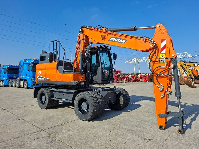 Doosan DX 160 W-7 (EX Demo) - Колёсный экскаватор: фото 3 Doosan DX 160 W-7 (EX Demo) - Колёсный экскаватор: фото 3