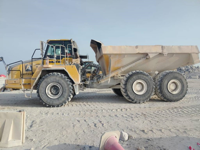 Komatsu HM400-3R (4 pieces available in Abu Dhabi) - Сочленённый самосвал: фото 1 Komatsu HM400-3R (4 pieces available in Abu Dhabi) - Сочленённый самосвал: фото 1