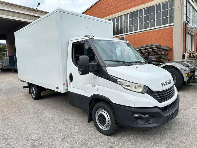 Iveco 35S16 - Малотоннажный фургон: фото 1 Iveco 35S16 - Малотоннажный фургон: фото 1