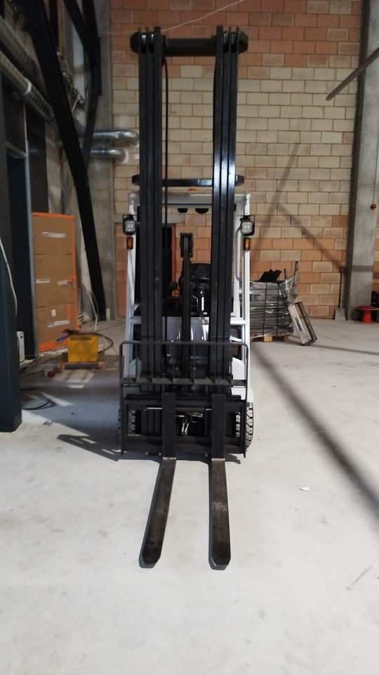 UNICARRIERS A2N1L16Q - Электропогрузчик: фото 4 UNICARRIERS A2N1L16Q - Электропогрузчик: фото 4