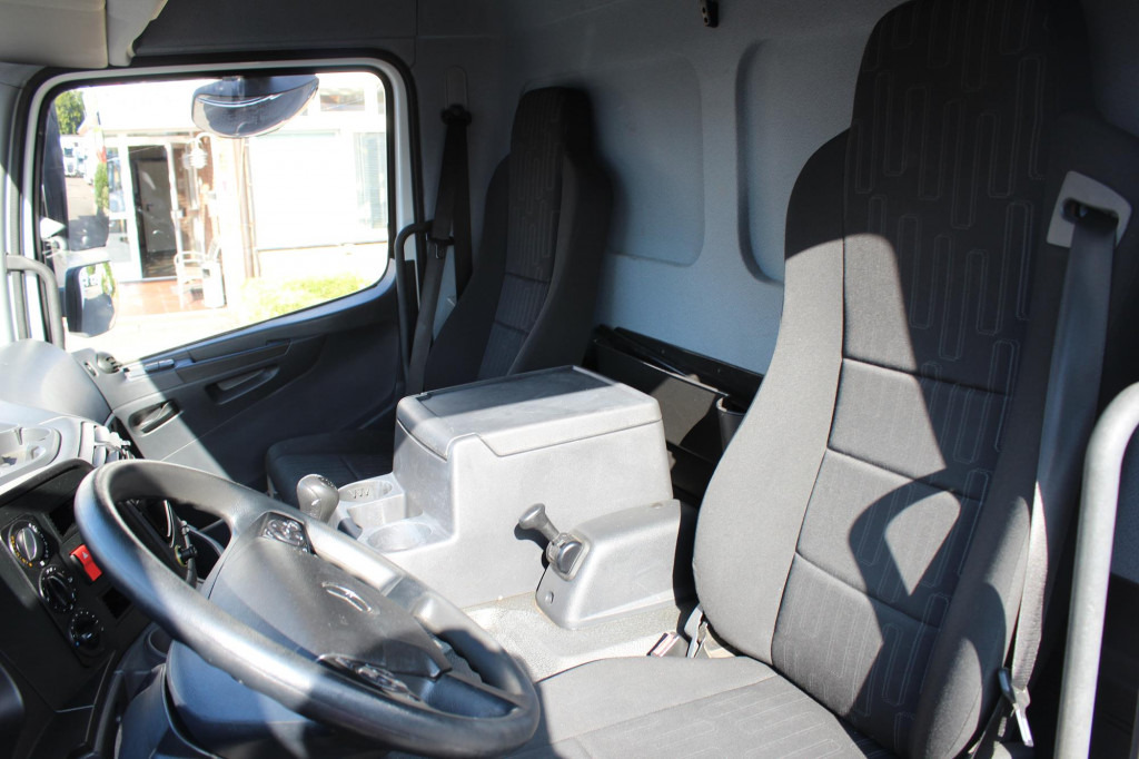 Mercedes-Benz Atego 818 E6 Koffer 6m Klima LDW Schalter LBW - Малотоннажный фургон: фото 5 Mercedes-Benz Atego 818 E6 Koffer 6m Klima LDW Schalter LBW - Малотоннажный фургон: фото 5