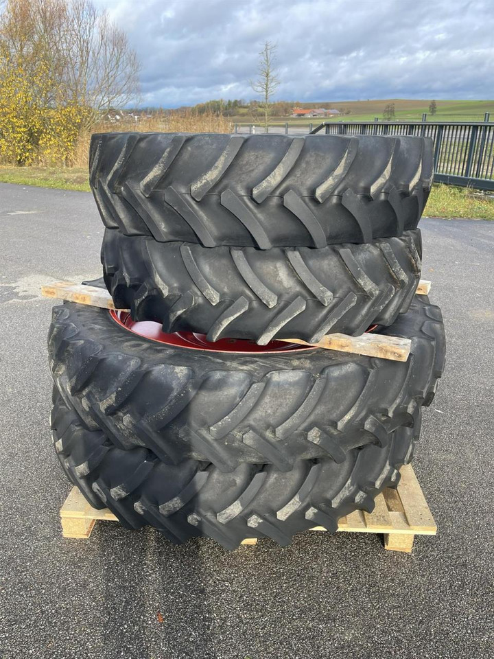 Fendt 820 724 Pflegebereifung 190cm Spur 320/90R32 340/85R48 - Навесное оборудование: фото 2 Fendt 820 724 Pflegebereifung 190cm Spur 320/90R32 340/85R48 - Навесное оборудование: фото 2