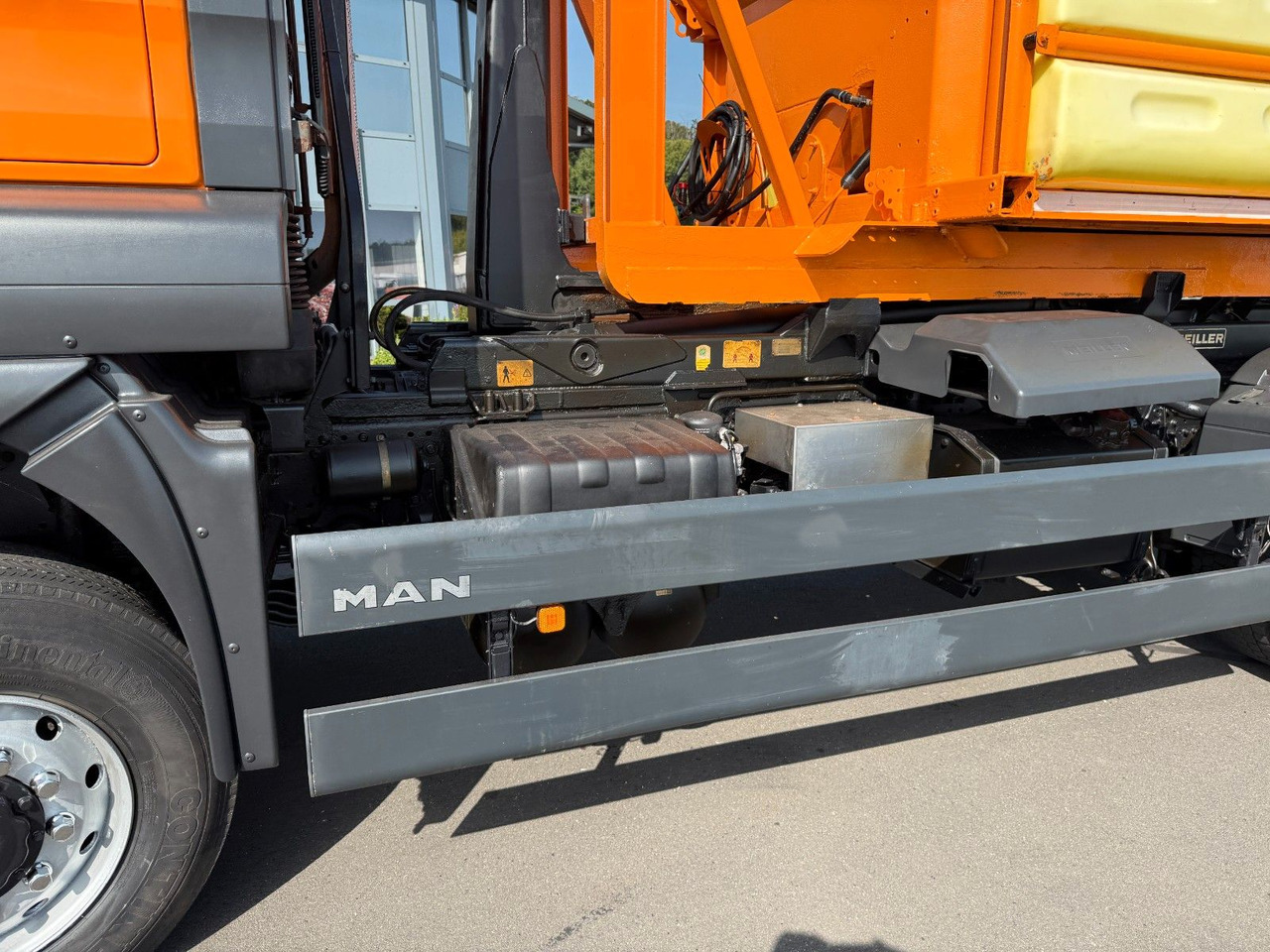 MAN TGA 18.350 4x4 Meiler Abroller RK 14.45 Winterd. - Крюковой мультилифт: фото 5 MAN TGA 18.350 4x4 Meiler Abroller RK 14.45 Winterd. - Крюковой мультилифт: фото 5