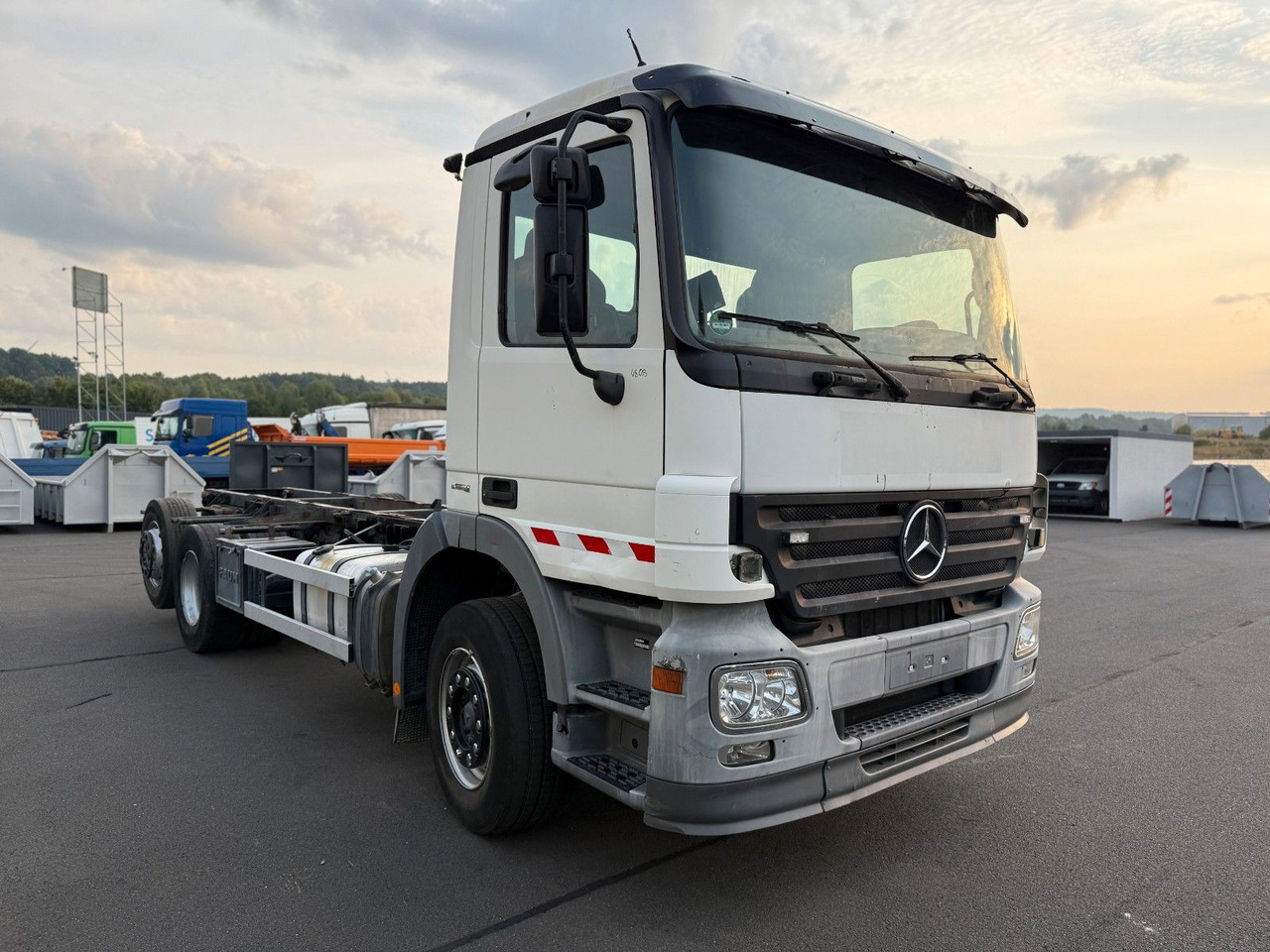 Mercedes-Benz Actros MP 2 2532 6x2 - Грузовик-шасси: фото 4 Mercedes-Benz Actros MP 2 2532 6x2 - Грузовик-шасси: фото 4