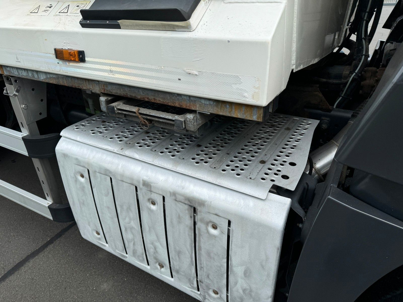 Новый Мусоровоз Mercedes-Benz Antos 2533 6x2 Gesink GPM III V 23H25 Kombisch. Mercedes-Benz Antos 2533 6x2 Gesink GPM III V 23H25 Kombisch.: фото 14