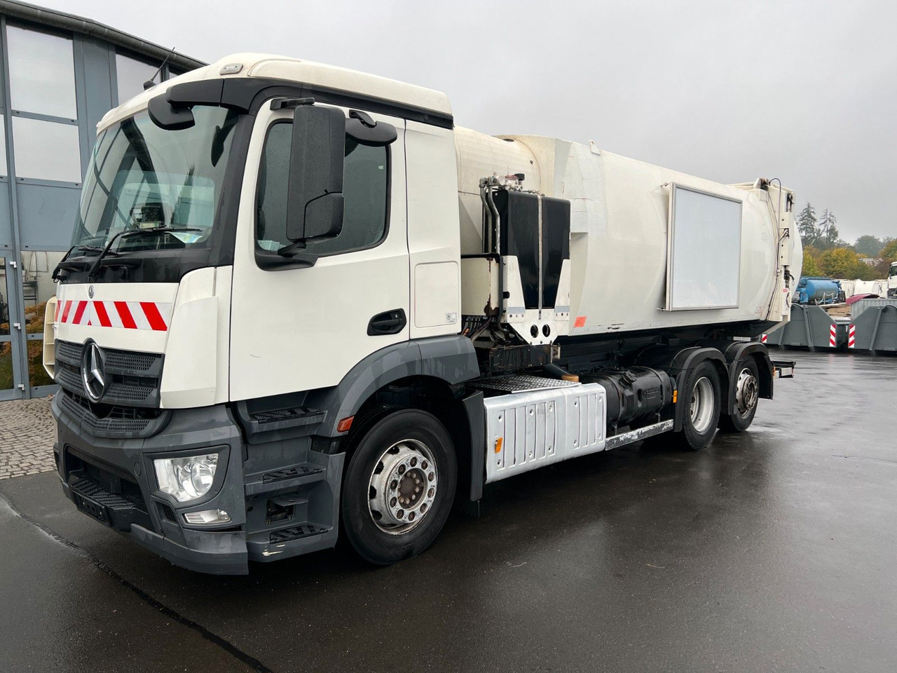 Mercedes-Benz Antos 2533 6x2 Seitenlader Zoeller S LF 22 Mercedes-Benz Antos 2533 6x2 Seitenlader Zoeller S LF 22 - Мусоровоз: фото 1 Mercedes-Benz Antos 2533 6x2 Seitenlader Zoeller S LF 22 Mercedes-Benz Antos 2533 6x2 Seitenlader Zoeller S LF 22 - Мусоровоз: фото 1