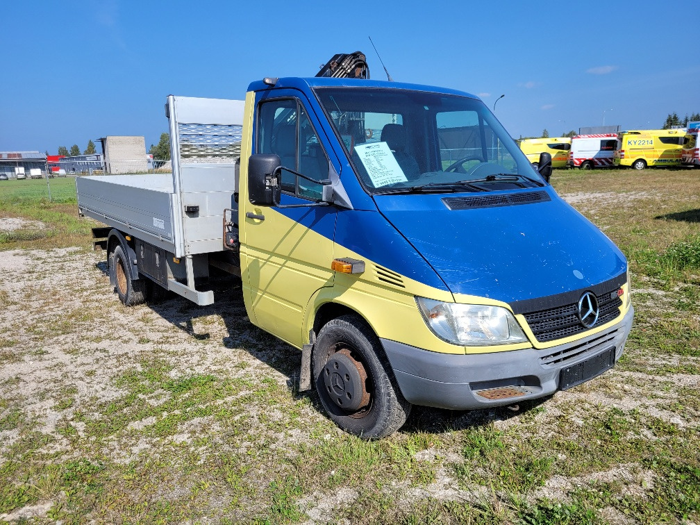 MERCEDES – BENZ SPRINTER 616CDI HIAB 027-2 Crane 10.2004  - Малотоннажный бортовой грузовик: фото 1 MERCEDES – BENZ SPRINTER 616CDI HIAB 027-2 Crane 10.2004  - Малотоннажный бортовой грузовик: фото 1