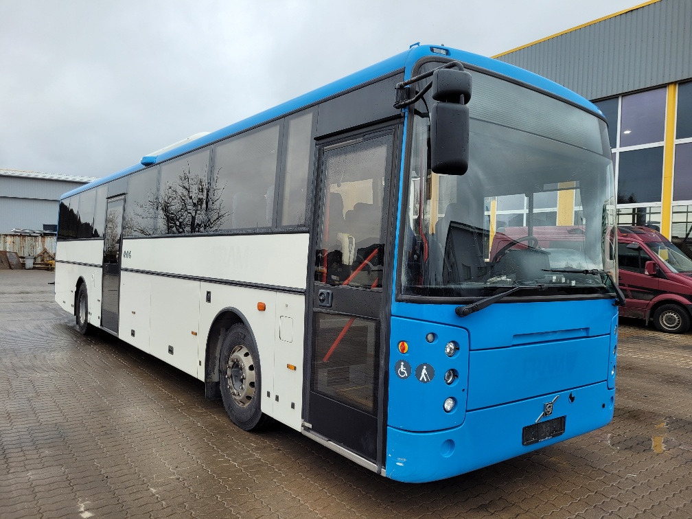 VOLVO B9R VEST CONTRAST, KLIIMA, 10.2012, EURO 5, HANDICAP LIFT, 51 seats, 12,8m - Пригородный автобус: фото 1 VOLVO B9R VEST CONTRAST, KLIIMA, 10.2012, EURO 5, HANDICAP LIFT, 51 seats, 12,8m - Пригородный автобус: фото 1