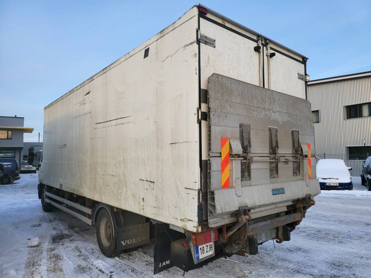 VOLVO FL 250 FOR SPAREPARTS - Рефрижератор: фото 4 VOLVO FL 250 FOR SPAREPARTS - Рефрижератор: фото 4