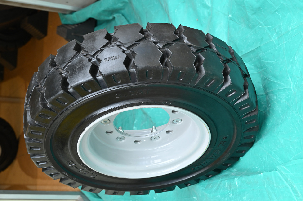 EuroSolid 6.50-10 - Колесо для Багажных тягачей: фото 2 EuroSolid 6.50-10 - Колесо для Багажных тягачей: фото 2