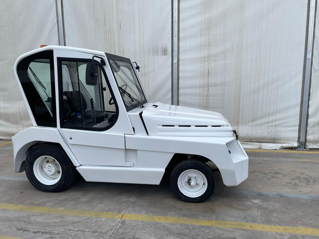TLD TMX30 - Аэродромный тягач: фото 1 TLD TMX30 - Аэродромный тягач: фото 1