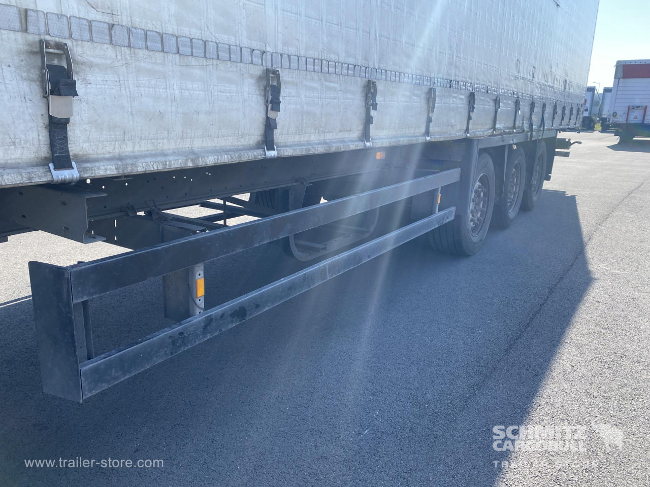 SCHMITZ Curtainsider Standard - Тентованный полуприцеп: фото 2 SCHMITZ Curtainsider Standard - Тентованный полуприцеп: фото 2