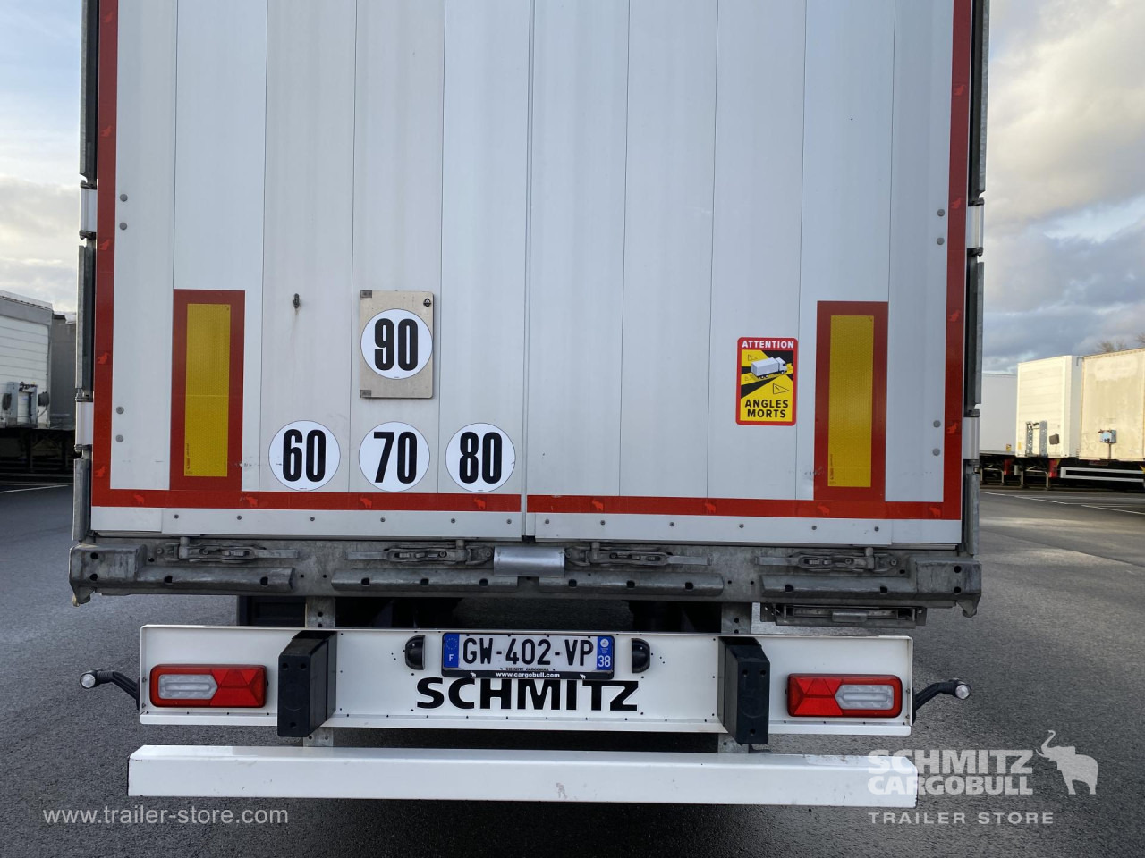 SCHMITZ Curtainsider Standard - Тентованный полуприцеп: фото 2 SCHMITZ Curtainsider Standard - Тентованный полуприцеп: фото 2