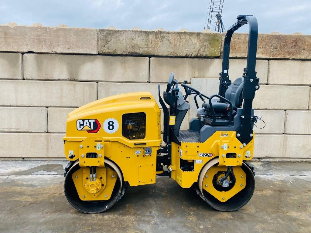 CAT CB 2.7 - Дорожный каток: фото 1 CAT CB 2.7 - Дорожный каток: фото 1