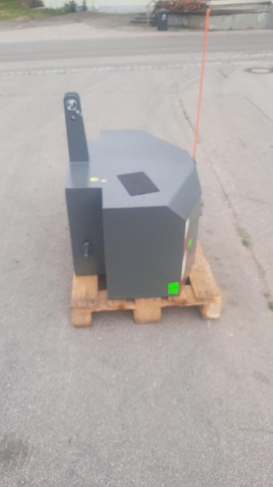 Frontgewicht Ballast Heckgewicht 1000kg Traktor Gewicht Fendt - Противовес: фото 4 Frontgewicht Ballast Heckgewicht 1000kg Traktor Gewicht Fendt - Противовес: фото 4