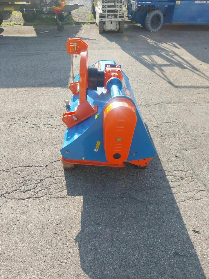 Mulcher Schlegelmulcher Stark KM 155 Mähwerk - Косилка-измельчитель: фото 5 Mulcher Schlegelmulcher Stark KM 155 Mähwerk - Косилка-измельчитель: фото 5