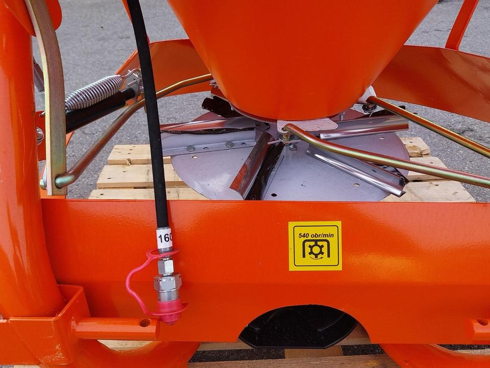 Salzstreuer 200l-500l Sand Splitt Schlepper Traktor Winterdienst - Разбрасыватель песка/ Соли: фото 4 Salzstreuer 200l-500l Sand Splitt Schlepper Traktor Winterdienst - Разбрасыватель песка/ Соли: фото 4