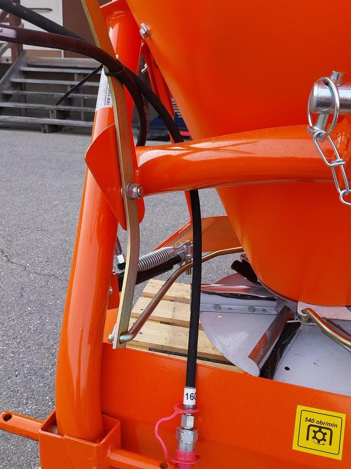 Salzstreuer 200l-500l Sand Splitt Schlepper Traktor Winterdienst - Разбрасыватель песка/ Соли: фото 5 Salzstreuer 200l-500l Sand Splitt Schlepper Traktor Winterdienst - Разбрасыватель песка/ Соли: фото 5