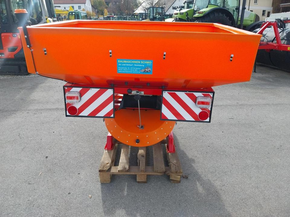 Salzstreuer 550-1200kg Sand Splitt Schlepper Traktor Streuer - Разбрасыватель песка/ Соли: фото 4 Salzstreuer 550-1200kg Sand Splitt Schlepper Traktor Streuer - Разбрасыватель песка/ Соли: фото 4