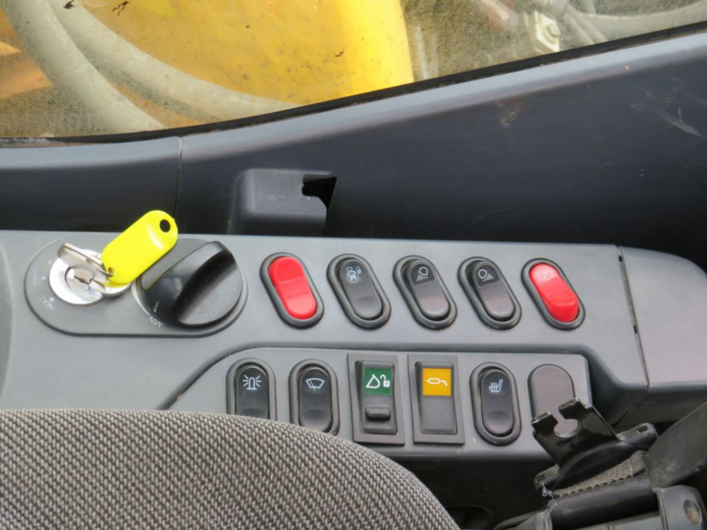 KOMATSU HANOMAG Mobilbagger PW 148 - 8 Bagger 6.824h Deutsch top - Колёсный экскаватор: фото 2 KOMATSU HANOMAG Mobilbagger PW 148 - 8 Bagger 6.824h Deutsch top - Колёсный экскаватор: фото 2