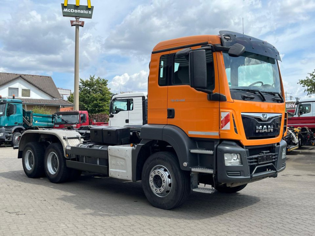 MAN MAN TG-S Abrollkipper 26.460 6x4 BB kurzer Radstand - Крюковой мультилифт: фото 2 MAN MAN TG-S Abrollkipper 26.460 6x4 BB kurzer Radstand - Крюковой мультилифт: фото 2