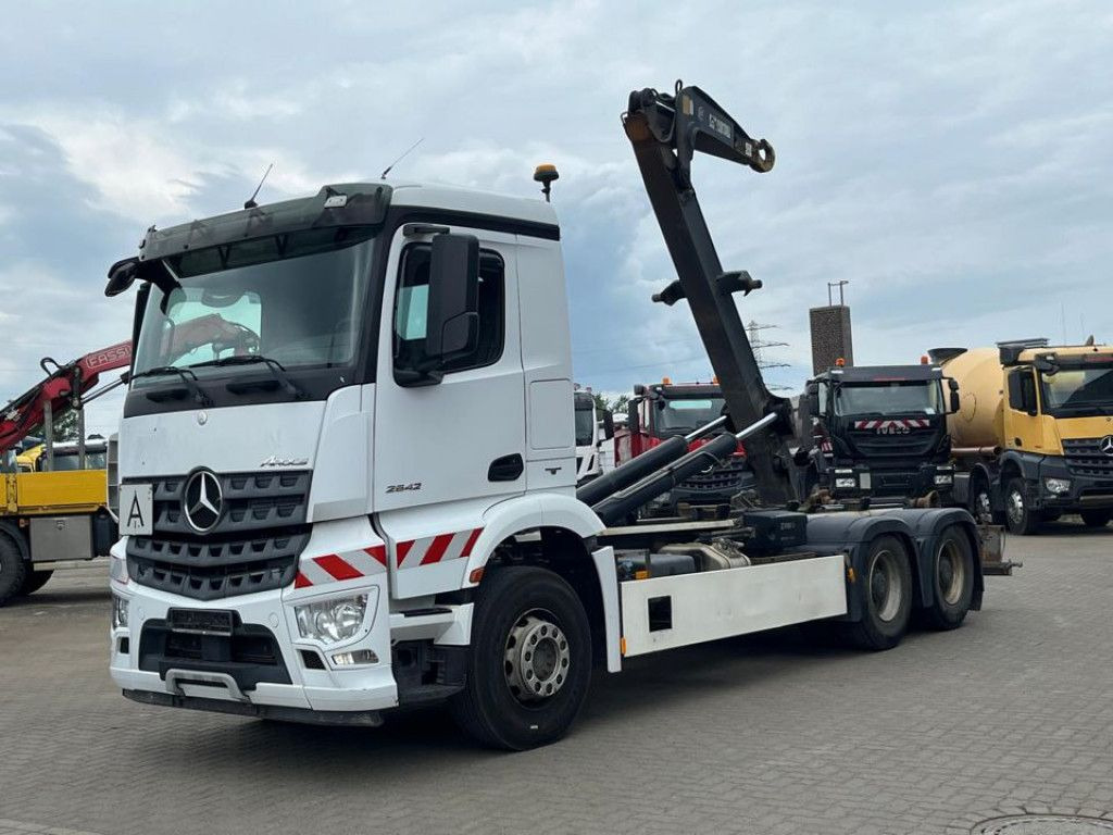 Mercedes-Benz Arocs 2642 6x4 Abrollkipper nur 240TKM AP Achsen - Крюковой мультилифт: фото 1 Mercedes-Benz Arocs 2642 6x4 Abrollkipper nur 240TKM AP Achsen - Крюковой мультилифт: фото 1