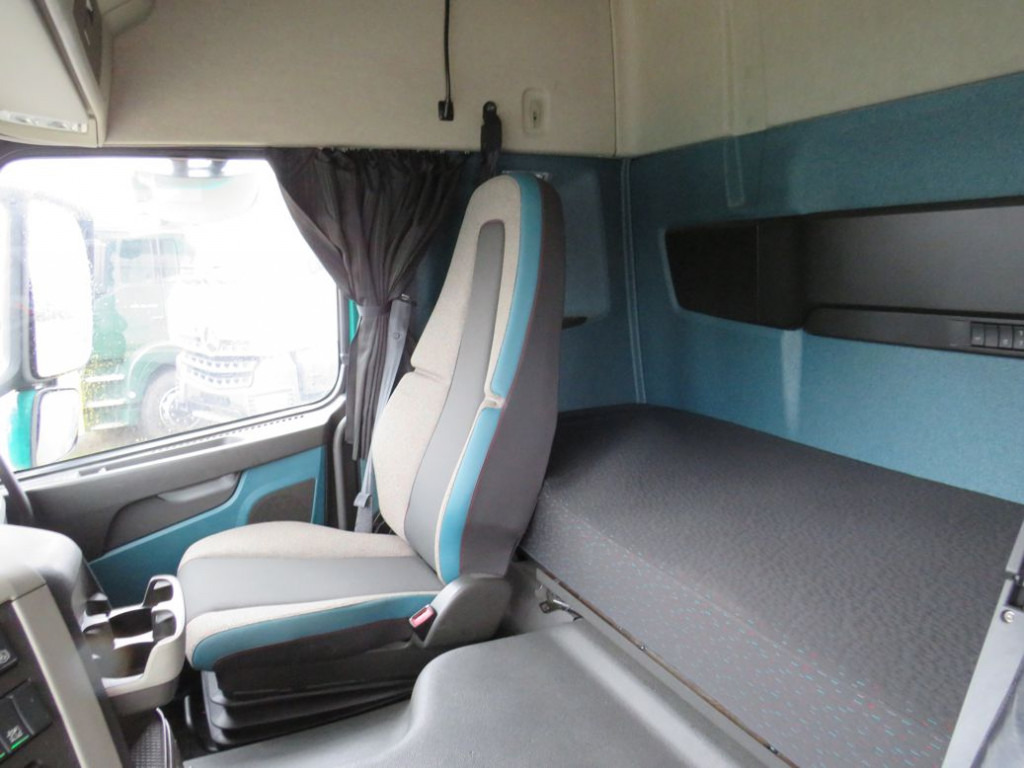 VOLVO (S) Truck FM 380 Pritsche LBW LBW 2to Tautli.+Edscha - Тентованный грузовик: фото 5 VOLVO (S) Truck FM 380 Pritsche LBW LBW 2to Tautli.+Edscha - Тентованный грузовик: фото 5