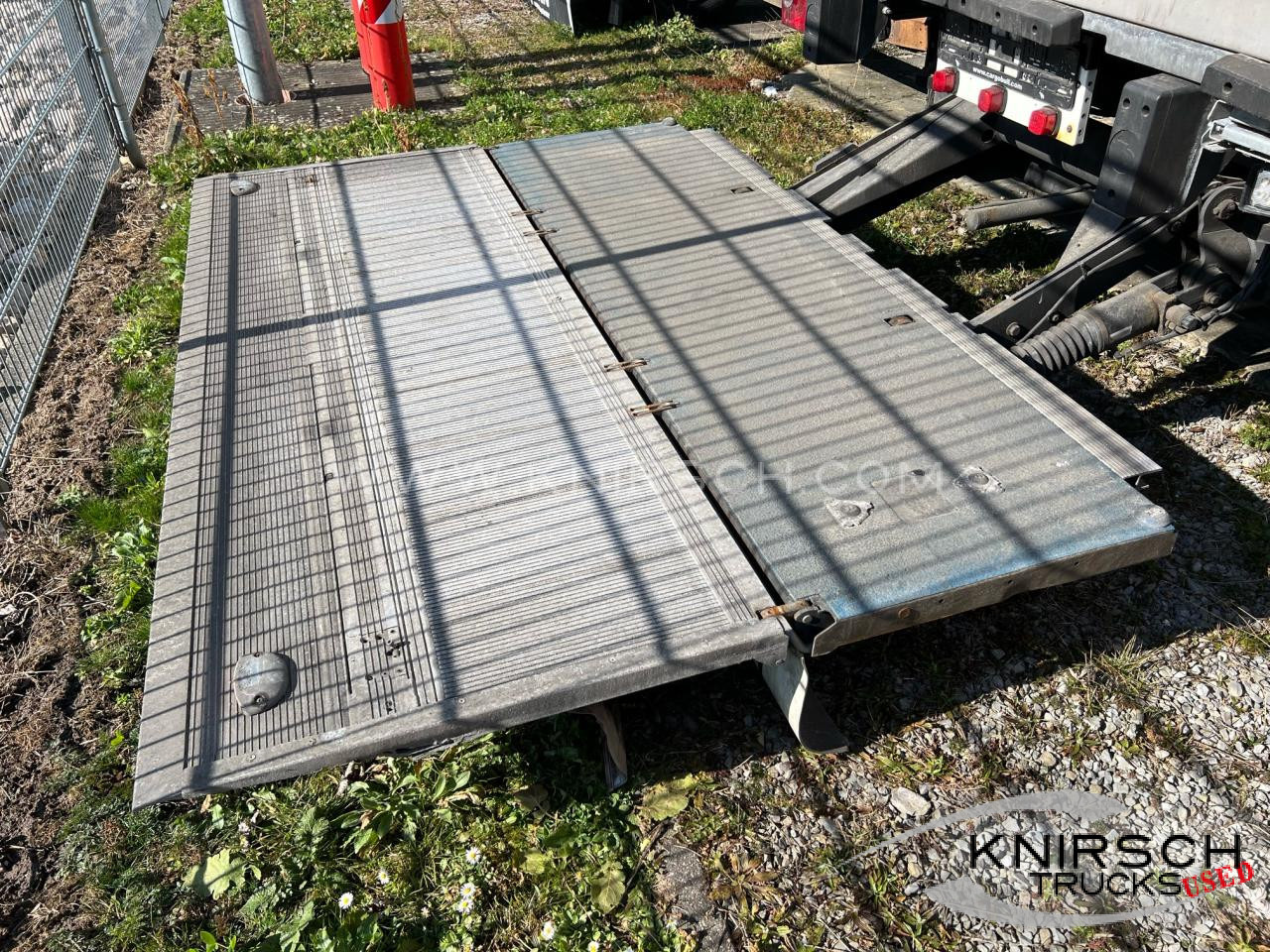 SCHMITZ SKO 24 Doppelstock, LBW 2000 kg, Liftachse - Изотермический полуприцеп: фото 5 SCHMITZ SKO 24 Doppelstock, LBW 2000 kg, Liftachse - Изотермический полуприцеп: фото 5