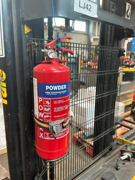 Yale Gerbeur accompagnant avec pesage Ravas - Штабелер: фото 3 Yale Gerbeur accompagnant avec pesage Ravas - Штабелер: фото 3