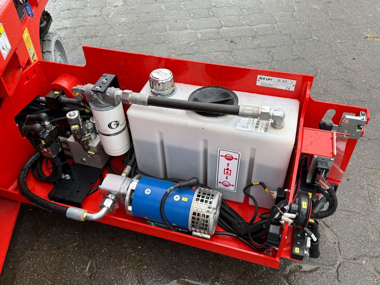 Ножничный подъемник ELS EL12-E, Scherenarbeitsbühne 12 m, Elektro: фото 7 Ножничный подъемник ELS EL12-E, Scherenarbeitsbühne 12 m, Elektro: фото 7