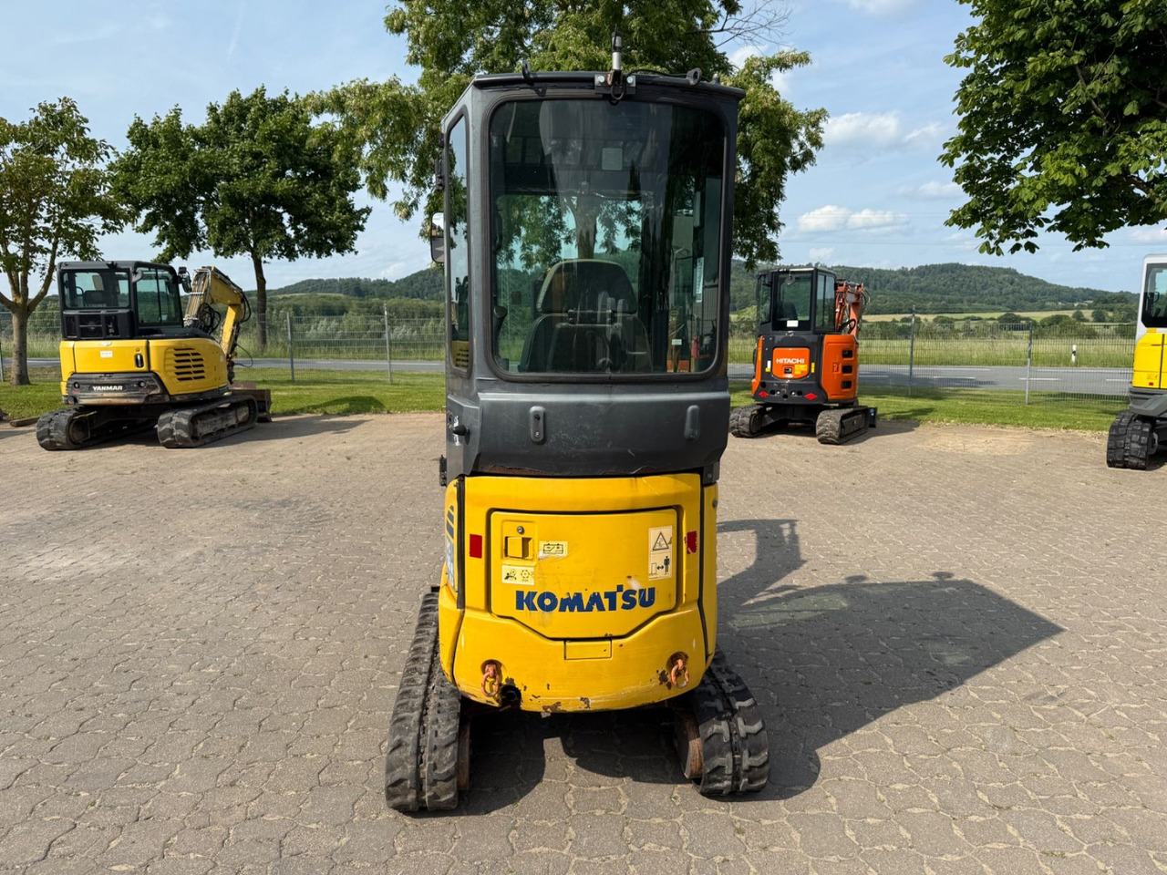 Komatsu PC 16R-3HS, Bj 17, 2210 BH, Tilt mit HS01, GL - Мини-экскаватор: фото 5 Komatsu PC 16R-3HS, Bj 17, 2210 BH, Tilt mit HS01, GL - Мини-экскаватор: фото 5